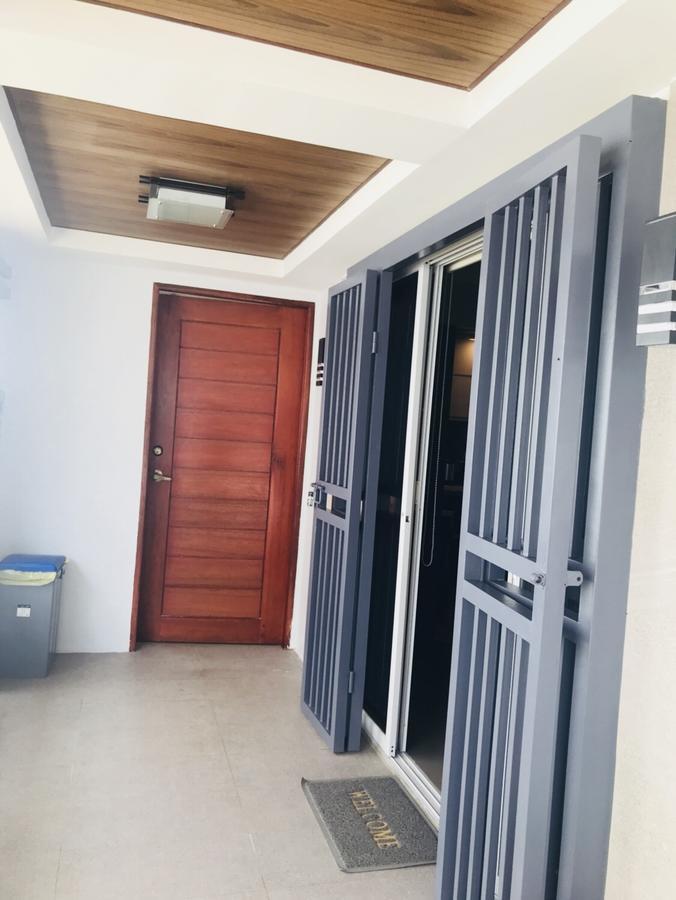 Hillary Timog Park Homes Angeles Buitenkant foto