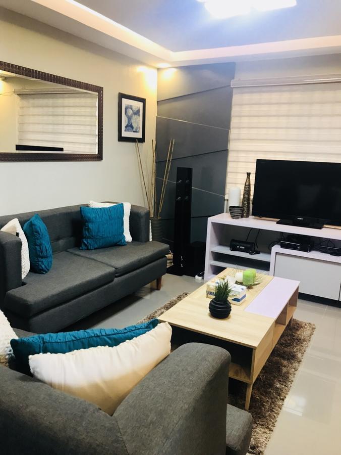 Hillary Timog Park Homes Angeles Buitenkant foto