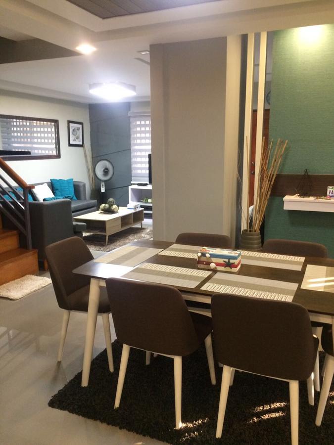 Hillary Timog Park Homes Angeles Buitenkant foto